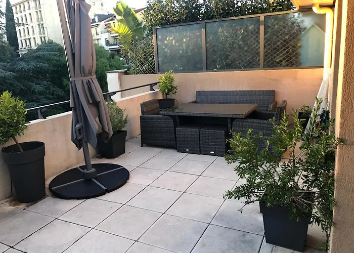 Toit Terrasse Dans Residence Avec Piscine